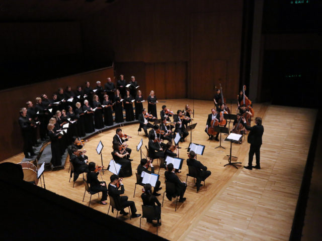 Eesti Filharmoonia Kammerkoor ja Hong Kong Sinfonietta andsid menuka kontserdi Eesti Filharmoonia Kammerkoor ja Hong Kong Sinfonietta andsid menuka kontserdi